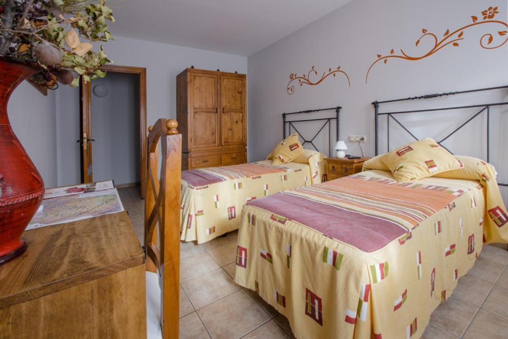 Hostal Antiguo Hospital Linares de Mora Exterior photo