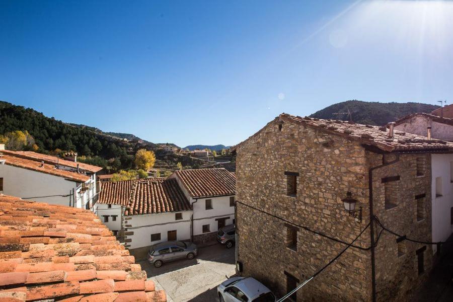 Hostal Antiguo Hospital Linares de Mora Exterior photo