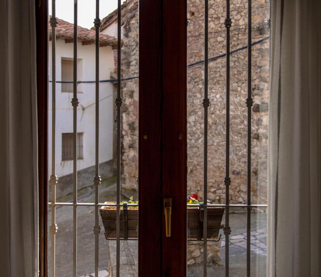 Hostal Antiguo Hospital Linares de Mora Exterior photo